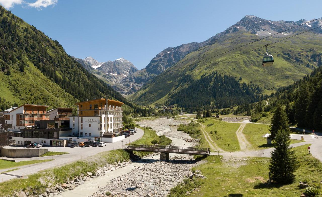 Hotel Vier Jahreszeiten Sankt Leonhard im Pitztal Ngoại thất bức ảnh