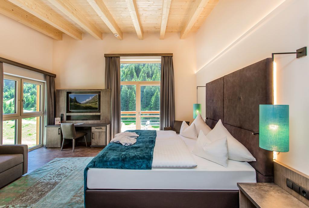 Hotel Vier Jahreszeiten Sankt Leonhard im Pitztal Ngoại thất bức ảnh